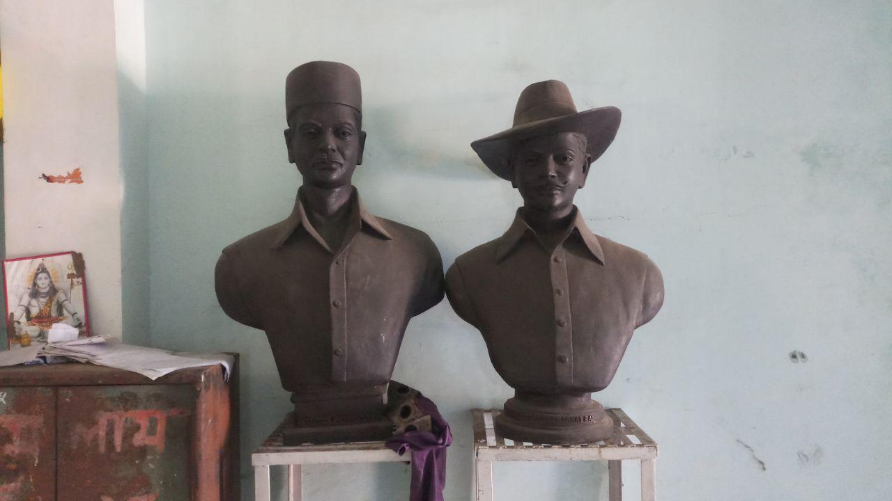 चार साल से कमरे में कैद अमर शहीदों की प्रतिमाओं को आजादी से इंजतार