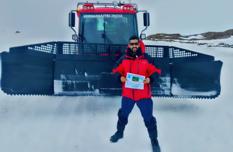 माइनस 39 डिग्री तापमान में सीकर के राजीव ने अंटार्कटिका में बर्फीले तूफान मेें यूं जीती मौत से जंग