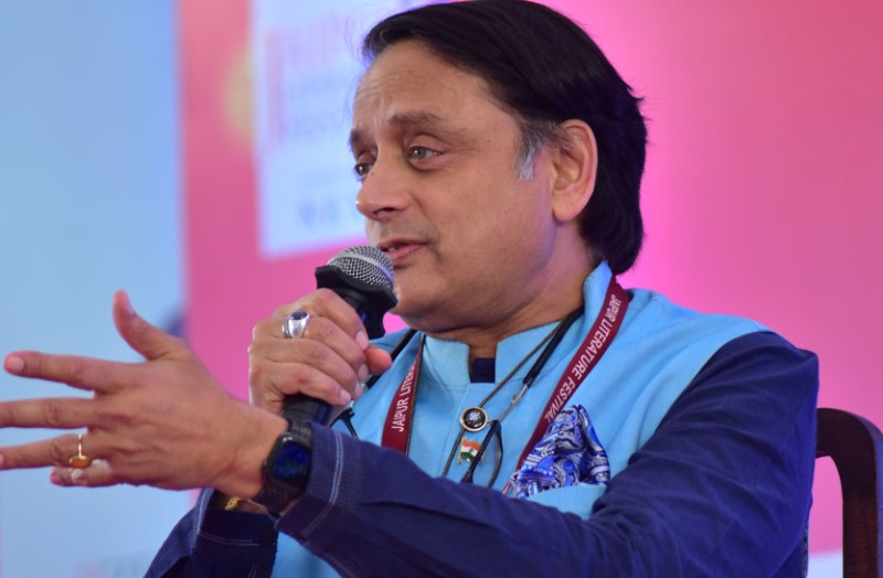 JLF 2020: शशि थरूर बोले, दो राष्ट्र की सोच सावरकर और हिन्दू महासभा की