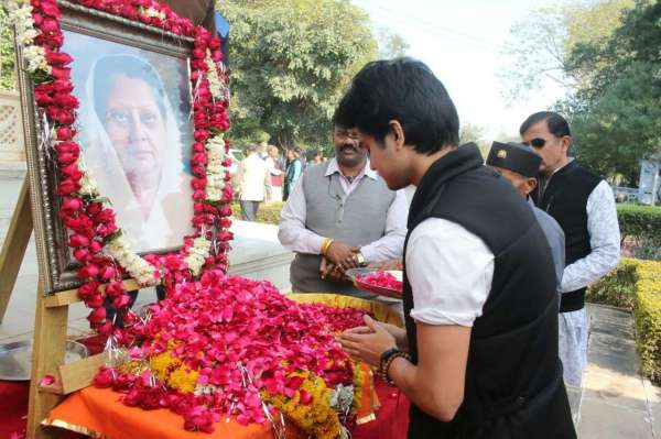 राजमाता की पुण्यतिथि मनाई