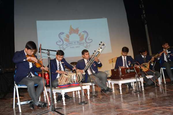 सिंधिया स्कूल फोर्ट पर पहुंचे एलुमनाई