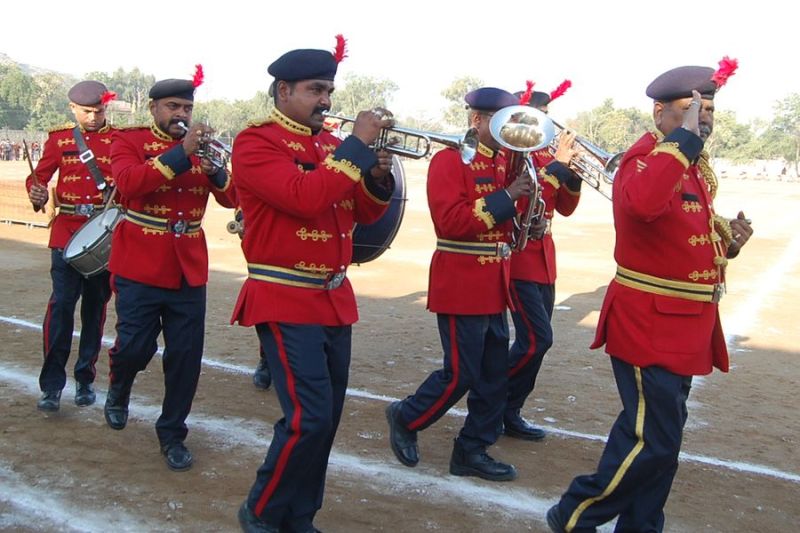 वन एवं पर्यावरण मंत्री ने ली परेड की सलामी