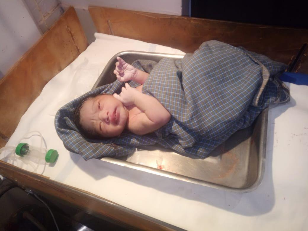 अस्पताल लेजाते समय डॉयल 112 वाहन में महिला का हुआ प्रसव, दिया स्वस्थ नवजात शिशु को जन्म