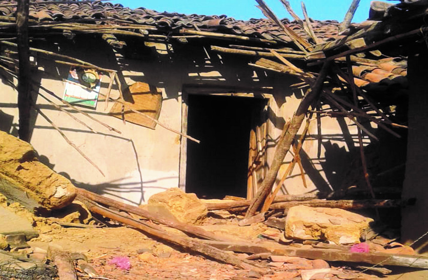 हाथी उत्पात से ग्रामीणों में दहशत, पिछले 20 दिनों में इतने परिवार हुए बेघर