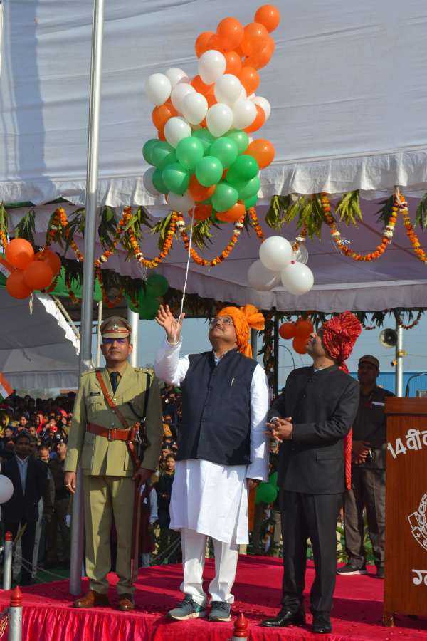 71 वें गणतंत्र दिवस का आयोजन एसएफ ग्राउंड पर हुआ