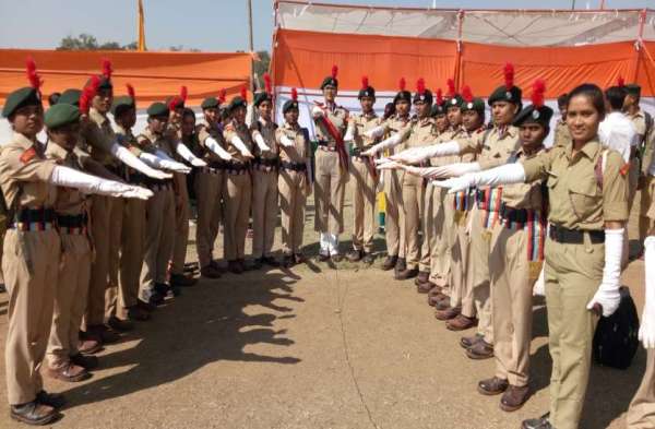 Photo Gallery : भारत को स्वर्णिम बनाने रोजाना देंगे स्वच्छता अभियान को अपने साढ़े 11 मिनट