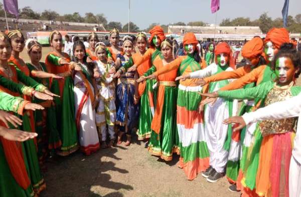 Photo Gallery : भारत को स्वर्णिम बनाने रोजाना देंगे स्वच्छता अभियान को अपने साढ़े 11 मिनट