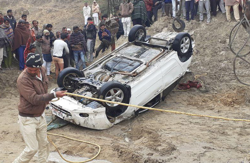 हनुमानगढ़: इंदिरा गांधी नहर में गिरी कार को निकाला, युवक-युवती का मिला शव