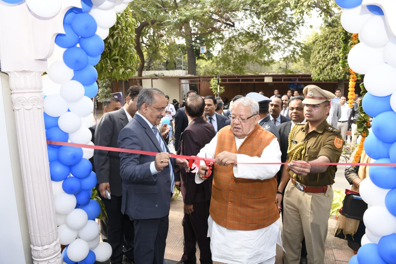 governor-kalraj-mishra-inaugurated-this-e-corner-with-atm-facilities