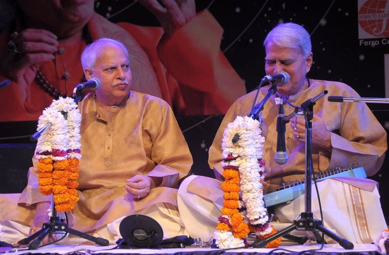 बसंत में रस भर गई बनारस घराने की गायकी