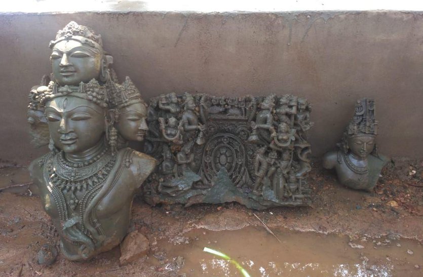Video: मध्यप्रदेश के इस नगर में खुदाई के दौरान निकल रहीं 11वीं सदी की करोड़ों रुपयें की मूर्तियां, देखने लगा हुजूम