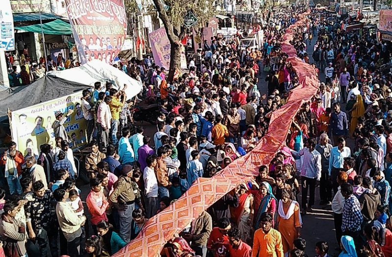 Devotees climbed a huge chunri of 2151 meters to Mata