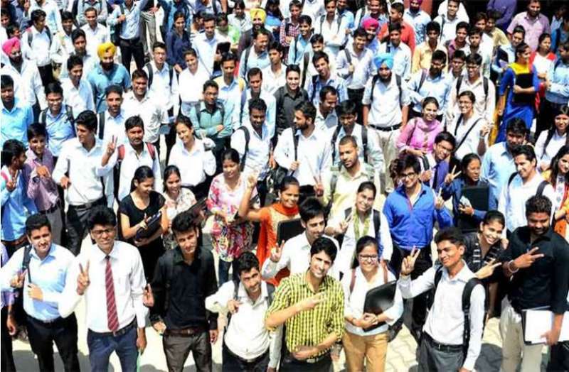 Govt Job: केंद्र सरकार का बेरोजगारों को तोहफा, हजारों नहीं लाखों को मिलेगी नौकरी