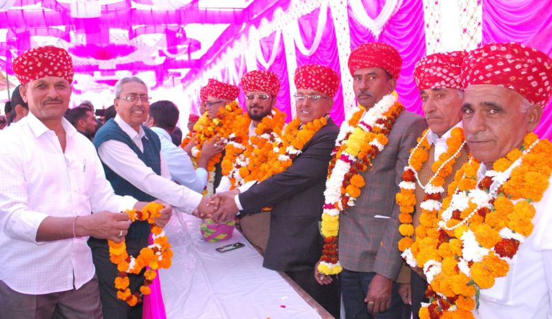 साफे,मालाएं और विदाई को लेकर लाइनें, देखिए पूरा समाचार