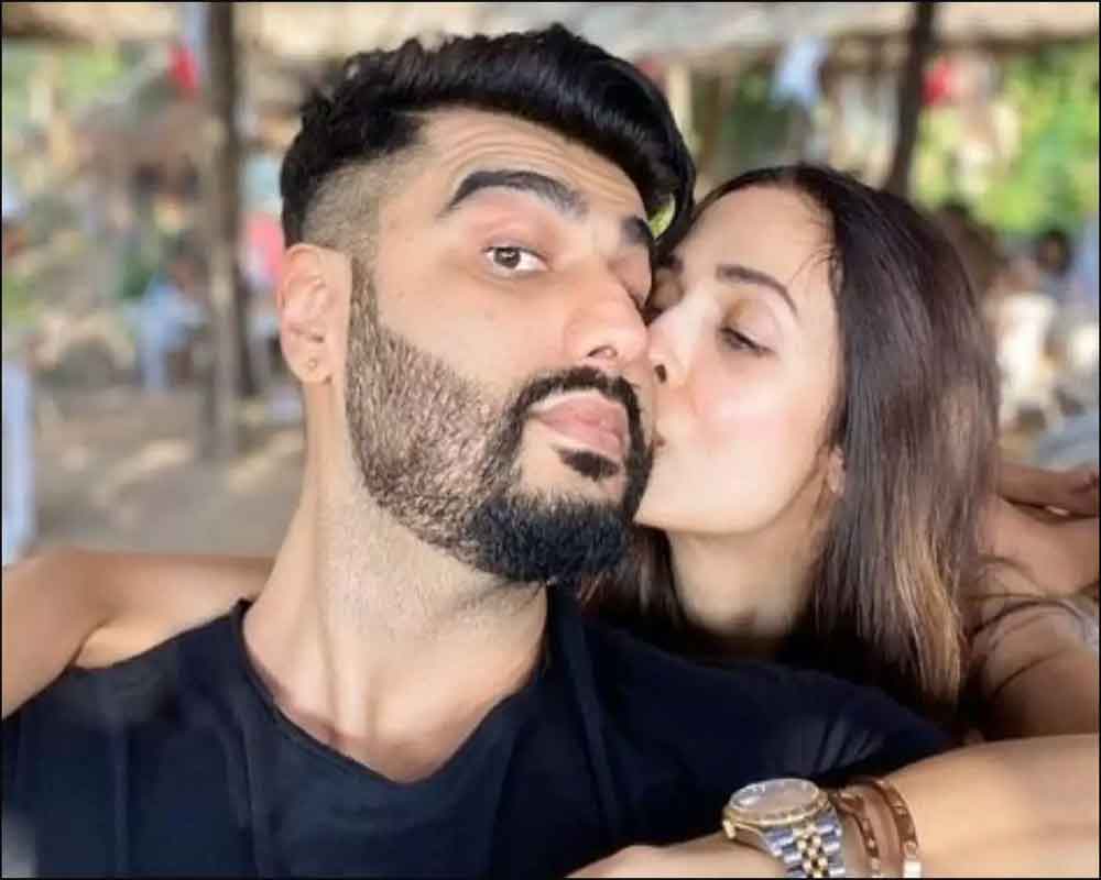 trolls-have-field-day-as-malaika-shares-cosy-pic-with-arjun-kapoor-2020-01-02.jpg