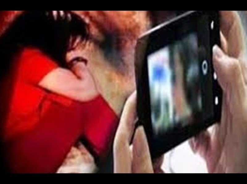 Girl's fake ID uploaded pornographic photo on Instagram