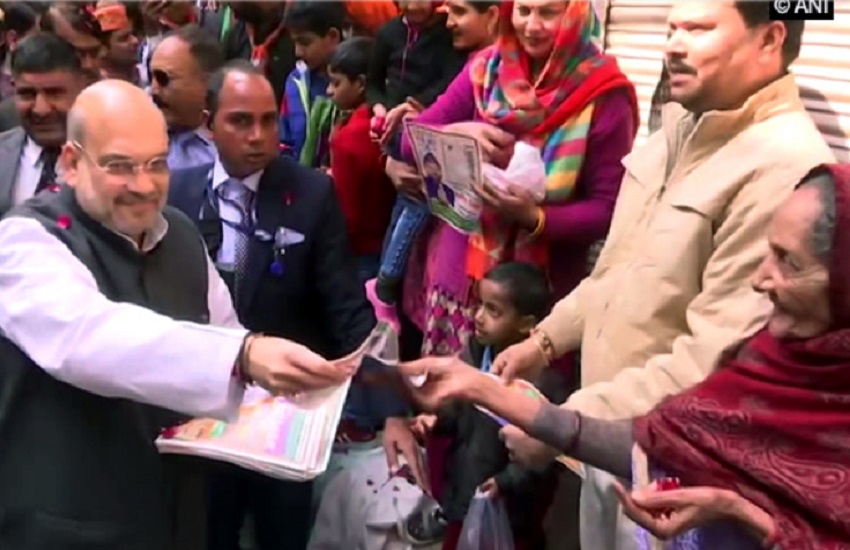 दिल्ली कैंट: गृहमंत्री ने शुरू किया बीजेपी का ‘महा जनसंपर्क अभियान, राजनाथ बोले- केजरीवाल झूठे वादे करने में नंबर-1