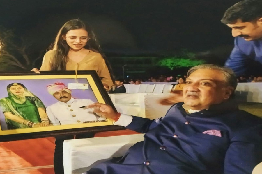 sinli village young artist akanksha praised for her painting skills