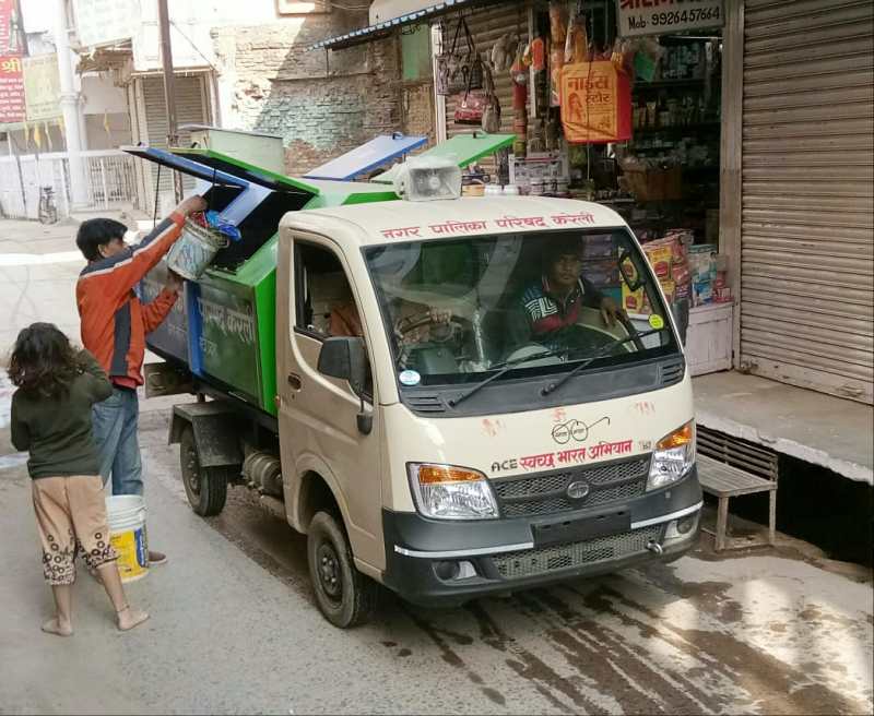 People rush to hear the lyrics of this song, know why