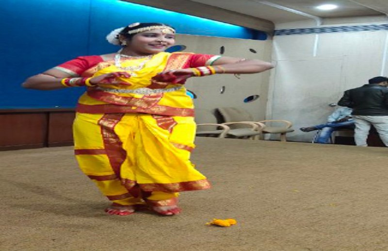 वार्षिकोत्सव में नर्सिंग स्टूडेंट्स ने किया डांस, अतिथियों ने दिए टिप्स