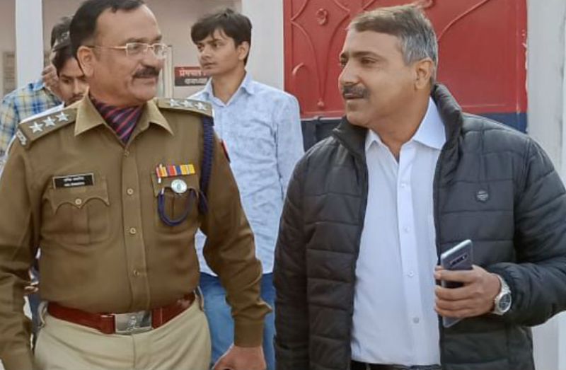 CAA Protest में शामिल होने अलीगढ़ जा रहे पूर्व IPS अब्दुर रहमान को पुलिस ने लौटाया