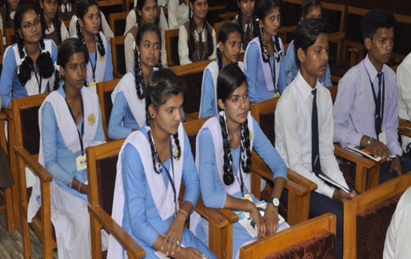 छत्तीसगढ़ के सरकारी स्कूलों में दूरस्थ शिक्षा से होगी पढ़ाई