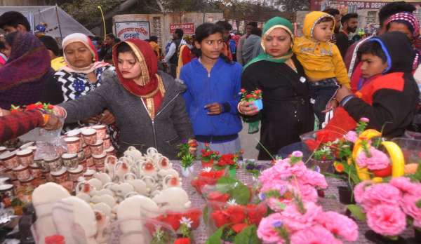 श्रीगंगानगर.लोक देवता बाबा रामदेव मंदिर में माघ सुदी पर भरा मेला, रामसा पीर के जयकारों से माहौल भक्तिमय........देखें खास तस्वीरें
