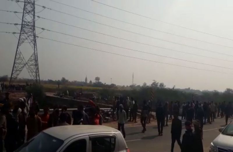 बाइक सवार को पिकअप ने रौंदा, मौके पर ही मौत