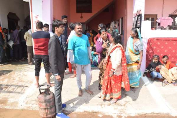 निशांत बिहार कॉलोनी में शादी वाले घर में सिलेंडर से भड़की आग, मची अफरा तफरी