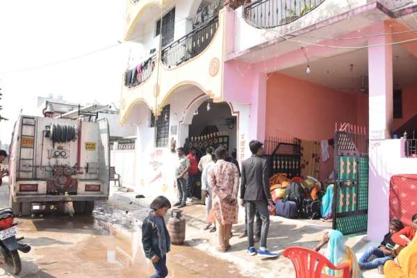 निशांत बिहार कॉलोनी में शादी वाले घर में सिलेंडर से भड़की आग, मची अफरा तफरी