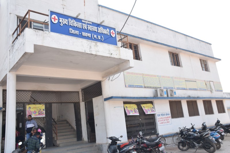 1.25 lakh fine for selling fake milk and adulterated ice cream