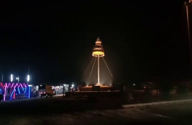 आखिर मिल ही गया बरेली का झुमका- देखें वीडियो