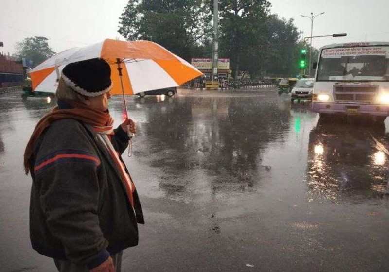 मौसम विभाग का अलर्ट, धूप के बाद भी ठंड से नहीं मिलेगी राहत, आज इन स्थानों पर बारिश के हैं आसार
