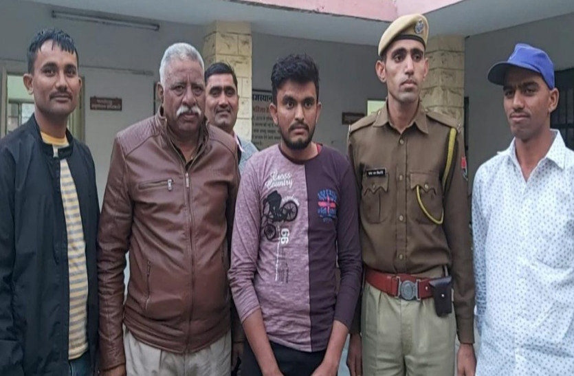 हनी ट्रैप : व्यापारी से अवैध वसूली का एक और आरोपी गिरफ्तार