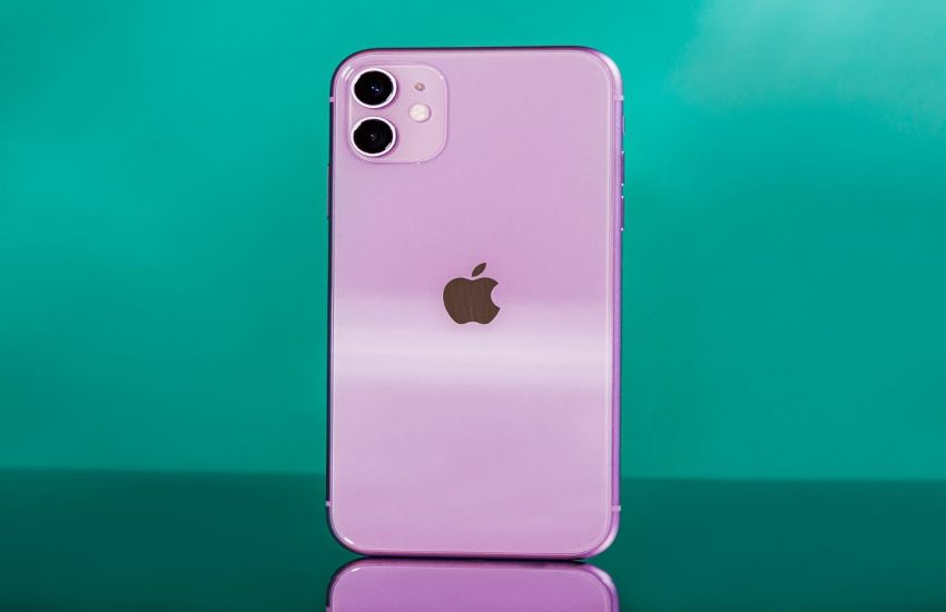 Apple Days Sale Rs 20,000 discount on iPhone 11 check offers