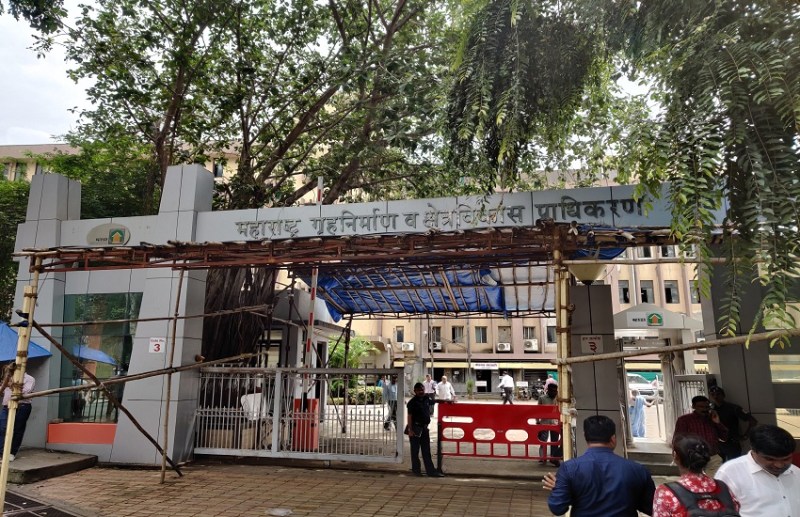 Maha Mhada News: म्हाडा सह मुख्य अधिकारी पर इसलिए हुई सख्त कार्रवाई, भेजे गए मूल विभाग
