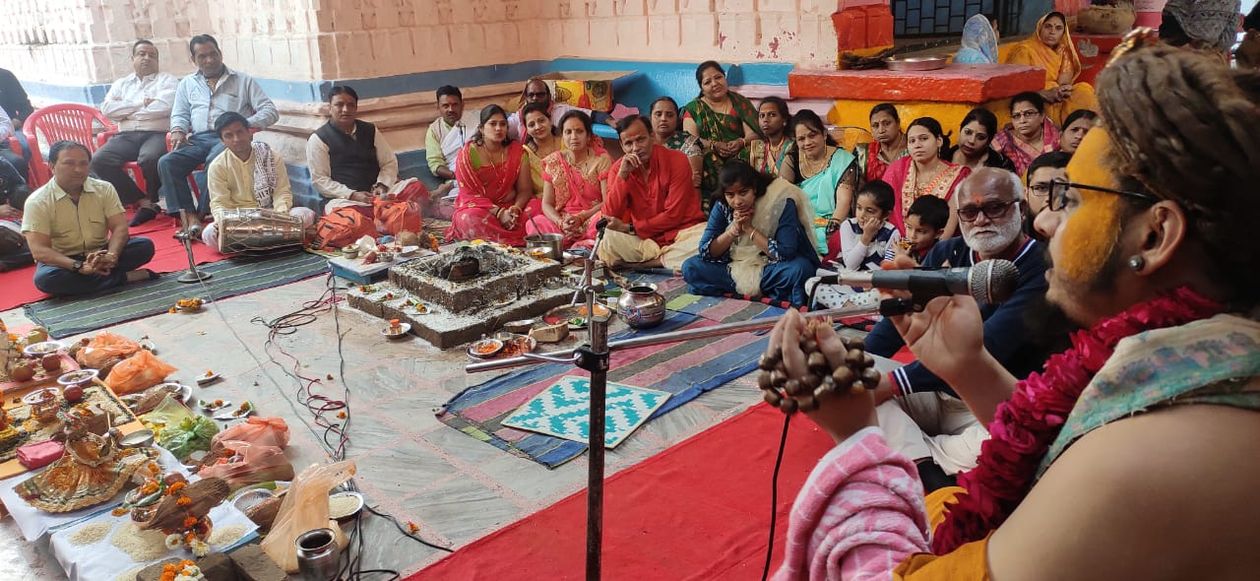 बांसवाड़ा.जयकारों संग विधि विधान से शिखर उत्थापन
