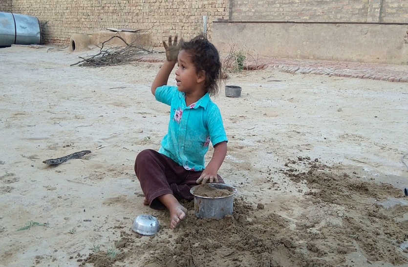 बच्चों को मिट्टी में खेलने दें, बढ़ती इम्युनिटी और घटती एलर्जी