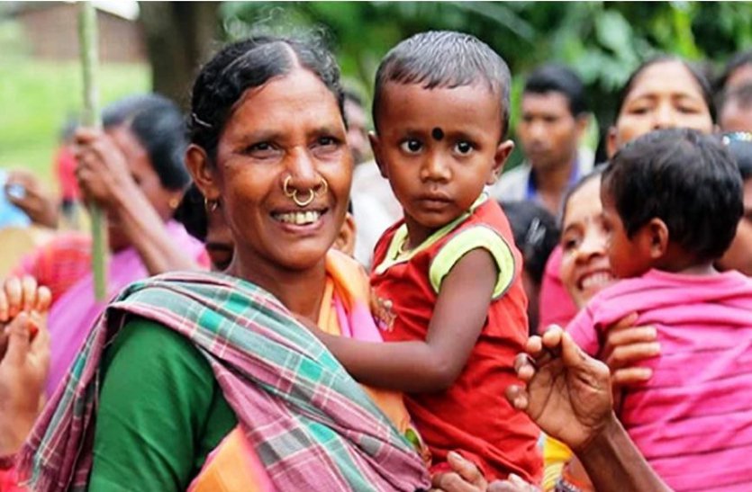 राज्य के सात जिलों में आदिवासियों की घट रही जनसंख्या, बस्तर विवि के शोध में दावा, ये है असली वजह