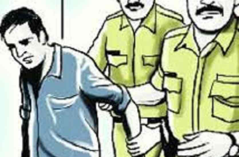 Ahmedabad : रिक्शा में बिठाने के बाद सवारियों को लूटने के आरोप में दो गिरफ्तार