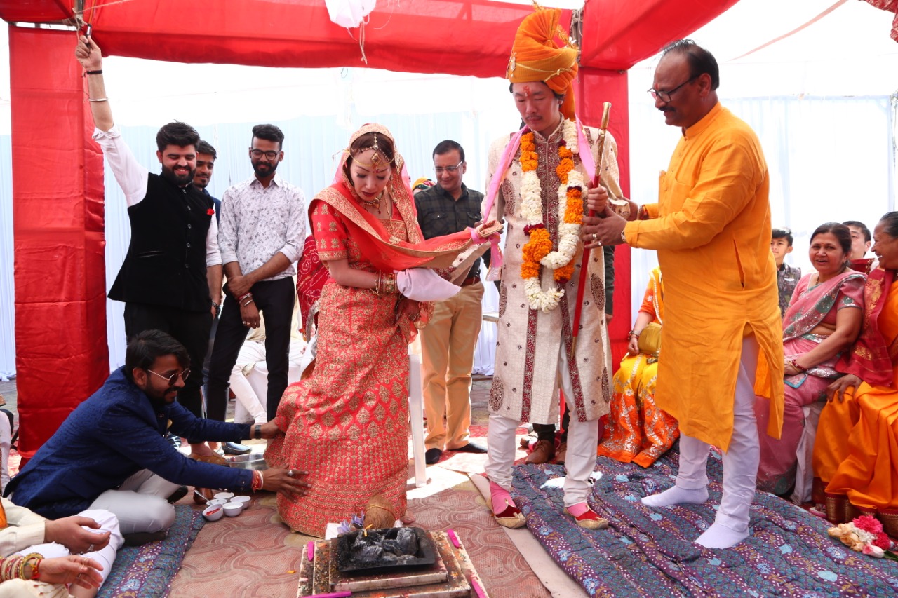 अनूठा विवाह - जापानी काजुकी-केको ने जोधपुर में लिए सात फेरे