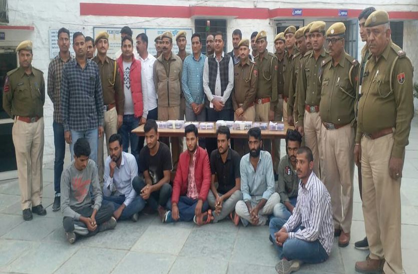 अवैध हथियार तस्करी के तीन आरोपी रिमांड पर, पांच को जेल भेजा