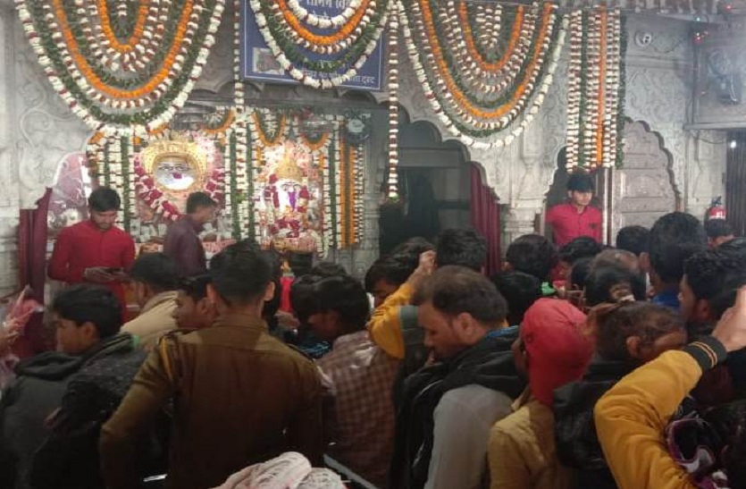 माता मंदिर में उमड़ा श्रद्धा का सैलाब, फाल्गुन माह की चतुर्थी पर उमड़ी भीड़