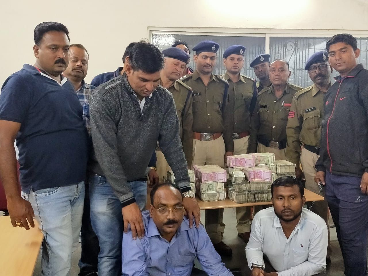 2 crore rupees caught in Pawan Express, said - thakre has given