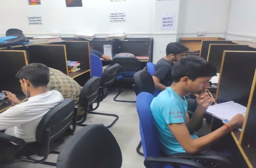 कड़ी मेहनत के साथ उम्मीदों को पंख दे रहे युवा