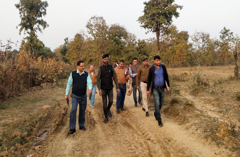 Jila Panchayat CEO inspects rural areas in katni