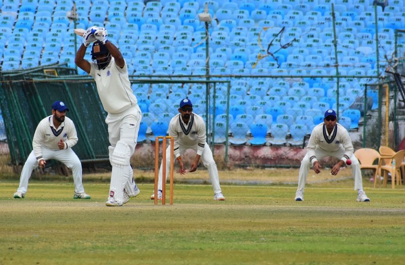 रणजी ट्रॉफी : राजस्थान के खिलाफ हितेन का शतक