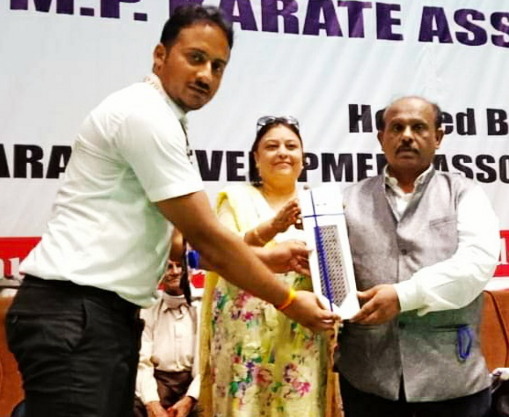 Ambuj Singh gets 5th degree in black belt from Karate Association