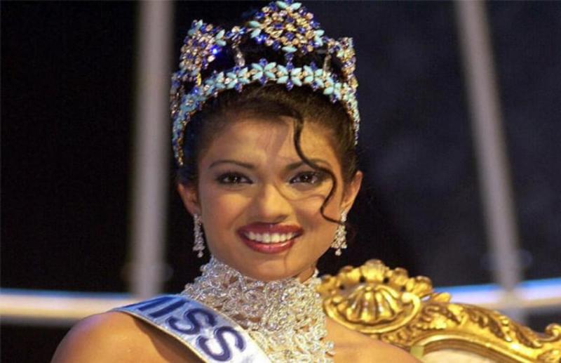 प्रियंका चोपड़ा ने शेयर की मिस वर्ल्ड की तस्वीर