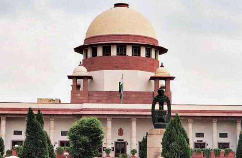 हजार करोड़ के घोटाले मे फंसे आईएएस अधिकारियों को मिली बड़ी राहत, सुप्रीम कोर्ट ने लगाई सीबीआई जांच पर रोक